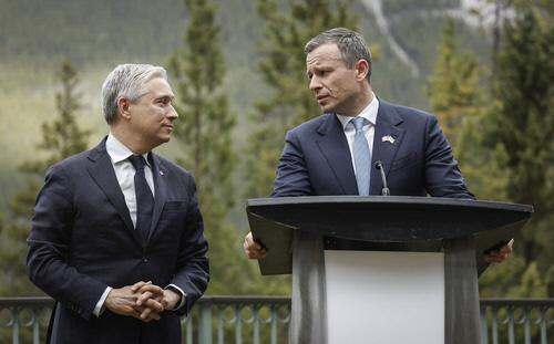 G7 À繫Àå°üµé, `°úÀ×°ø±Þ` Àú°¡ Áß±¹»ê °ü¼¼ ºÎ°ú ³íÀÇ G7 À繫Àå°üµé, `°úÀ×°ø±Þ` Àú°¡ Áß±¹»ê °ü¼¼ ºÎ°ú ³íÀÇ